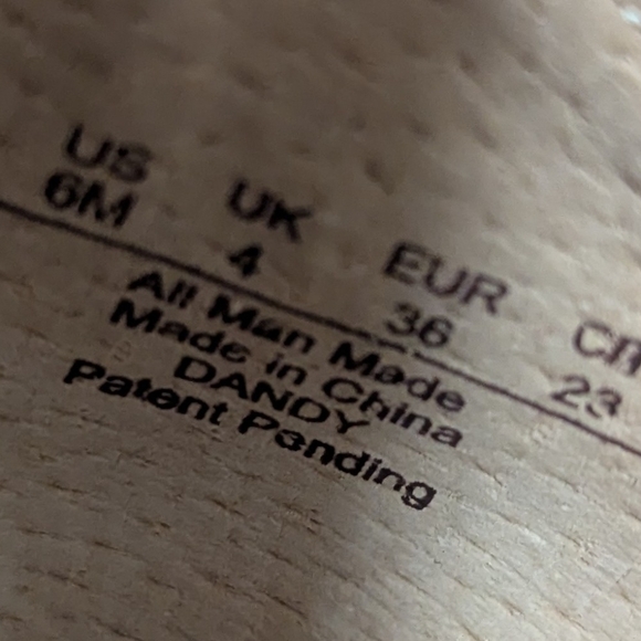 Franco Sarto NWOT Shoes Kitten Heels Nude Sz 6 Patent Leather-Like cruelty free - Picture 5 of 5